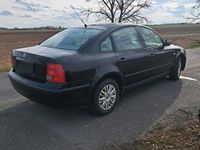 Gebraucht VW Passat 105 PS (77 kW) 2001 Schwarz Limousine