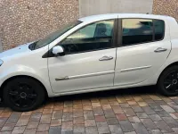 Gebraucht Renault Clio III 75 PS (55 kW) 2009 Weiß Kleinwagen