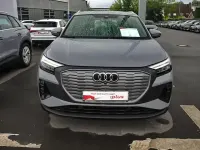 Gebraucht Audi Q4 e-tron Comfort 144 kW (197 PS) 2023 Kieselgrau SUV