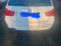 Gebraucht BMW 320 177 PS (130 kW) 2010 Weiß Kombi