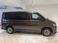Gebraucht VW Caravelle 122 PS (89 kW) 2016 Braun Van / Kleinbus