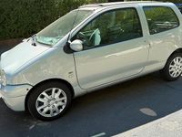 Używany Renault Twingo 75 KM (55 kW) 2005 Szary Hatchback
