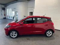 Gebraucht Hyundai i10 Trend 84 PS (61 kW) 2022 Rot Kleinwagen