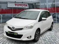 Gebraucht Toyota Yaris Trend 99 PS (72 kW) 2013 Weiss Kleinwagen