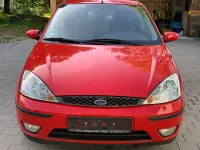 Second-hand Ford Focus Ambiente 101 CP (74 kW) 2004 Roșu Berlinǎ