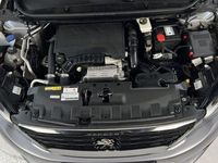 Gebraucht Peugeot 308 116 PS (85 kW) 2019 Silber Limousine