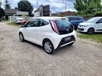 Gebraucht Toyota Aygo X-play 69 PS (50 kW) 2015 Weiß Kleinwagen