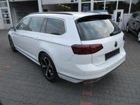 Gebraucht VW Passat R-line 200 PS (147 kW) 2022 Oryxwhite perlmutteffekt Kombi