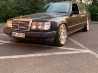 Gebraucht Mercedes 230 132 PS (97 kW) 1989 Schwarz Limousine