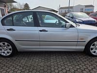 Gebraucht BMW 318 116 PS (85 kW) 1999 Silber Limousine