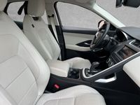 gebraucht Jaguar E-Pace E-PaceD180 AWD Automatikgetriebe R-Dynamic HSE