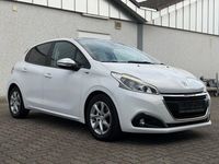 Gebraucht Peugeot 208 Active 99 PS (72 kW) 2017 Weiß Kleinwagen