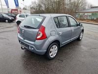 Gebraucht Dacia Sandero 84 PS (61 kW) 2011 Grau Limousine