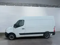 Używany Renault Master 110 KM (80 kW) 2017 Biały Sedan/Limuzyna