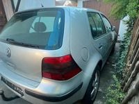 Second-hand VW Golf IV Edition 75 CP (55 kW) 2000 Argintiu Berlinǎ