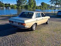 Gebraucht Mercedes E280 185 PS (136 kW) 1981 Grün Limousine