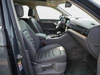 Gebraucht VW Touareg Basis 231 PS (169 kW) 2020 Juniper green metallic SUV