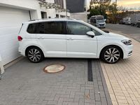 Gebraucht VW Touran Highline 150 PS (110 kW) 2016 Weiß Van / Kleinbus