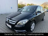 Gebraucht Mercedes B180 109 PS (80 kW) 2015 Schwarz Kleinwagen