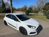 Gebraucht Ford Focus ST 250 PS (183 kW) 2016 Weiß Limousine