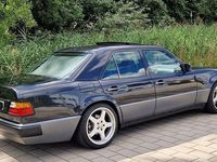 Gebraucht Mercedes E500 326 PS (239 kW) 1992 Schwarz Limousine