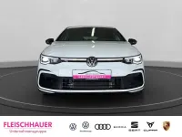 Gebraucht VW Golf VIII R-line 150 PS (110 kW) 2024 Pure white Limousine