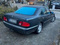 Gebraucht Mercedes E320 Avantgarde 220 PS (161 kW) 1996 Schwarz Limousine