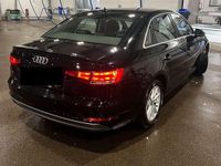 Gebraucht Audi A4 Sport 150 PS (110 kW) 2017 Schwarz Limousine