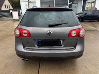 Gebraucht VW Passat Highline 140 PS (102 kW) 2006 Grau Kombi