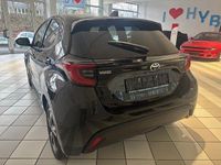 Neu Toyota Yaris Hybrid 116 PS (85 kW) 2026 Schwarz Limousine