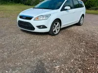 Gebraucht Ford Focus 109 PS (80 kW) 2009 Weiß Kombi