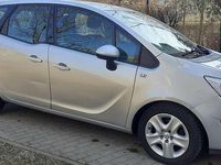 Gebraucht Opel Meriva Edition 101 PS (74 kW) 2010 Silber Van / Kleinbus