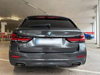 Gebraucht BMW 520 M Sport 190 PS (139 kW) 2023 Grau Kombi