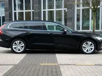 Gebraucht Volvo V60 Core 197 PS (144 kW) 2022 Schwarz Kombi