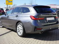 Gebraucht BMW 318 Advantage 150 PS (110 kW) 2020 Grau Limousine