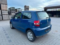 Gebraucht VW Fox 54 PS (39 kW) 2006 Blau Kleinwagen