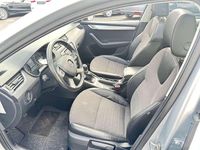 Gebraucht Skoda Octavia Elegance 140 PS (102 kW) 2014 Stribrna brilliant/ brilliants Kleinwagen