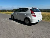Gebraucht Hyundai i30 109 PS (80 kW) 2011 Weiß Limousine