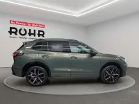 Gebraucht VW Tiguan R-line 265 PS (194 kW) 2025 Cipressinogrün metallic SUV