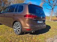 Gebraucht VW Touran Highline 150 PS (110 kW) 2017 Braun Van / Kleinbus