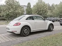 Gebraucht VW Beetle Design 105 PS (77 kW) 2012 Weiß Kleinwagen