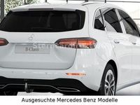 Gebraucht Mercedes B200 Progressive 163 PS (119 kW) 2024 Weiß Van / Kleinbus