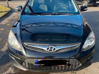 Gebraucht Hyundai i30 90 PS (66 kW) 2011 Schwarz Limousine