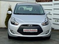 Gebraucht Hyundai ix20 Style 125 PS (91 kW) 2015 Silber Kleinwagen