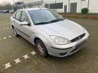 Gebraucht Ford Focus Ghia 101 PS (74 kW) 2004 Silber Limousine