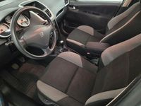 Gebraucht Peugeot 207 95 PS (69 kW) 2008 Silber Limousine