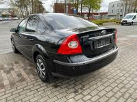 Gebraucht Ford Focus Ghia 116 PS (85 kW) 2005 Schwarz Limousine