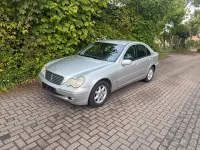 Second-hand Mercedes C220 143 CP (105 kW) 2001 Argintiu Berlinǎ