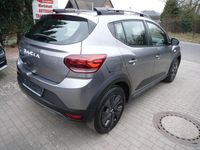Gebraucht Dacia Sandero Expression 91 PS (66 kW) 2024 Grau Kleinwagen