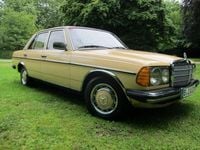 Gebraucht Mercedes 200 109 PS (80 kW) 1982 Gelb Limousine